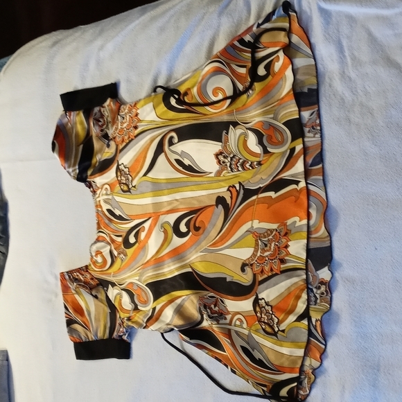 Blouse - Picture 2 of 3